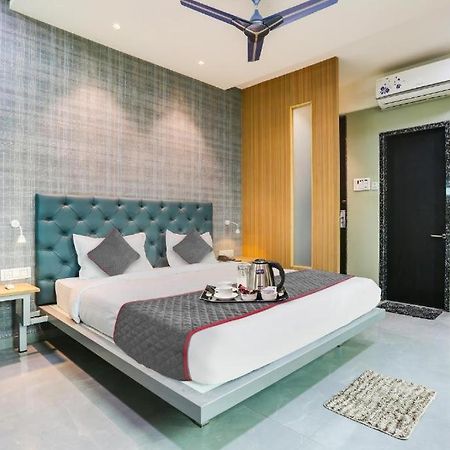 Glitz Hotels Arc Palace - Mankoli, Bhivándi Kültér fotó